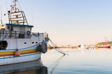 Marsaxlokk, Malta, Ağustos 2019. Sabahın erken saatlerinde Deniz Manzarası. 