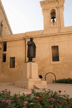 Valletta, Malta, Ağustos 2019. Paul Boff Anıtı - devlet adamı.