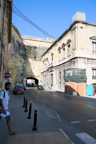 Валлетта Мальта Август 2019 Года Улица Тени Крепостных Стен — стоковое фото