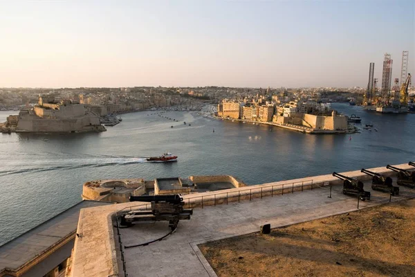 Valletta Malta August 2019 Great Harbor Cannon Three Cities Sunrise — ストック写真