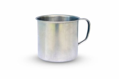 Beyaz arka planda paslanmaz çelik içme camı. (Kırpma Yolu ile).