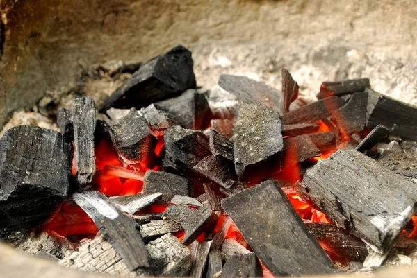 Ancient Fire Using Charcoal Wood — Stock Photo, Image