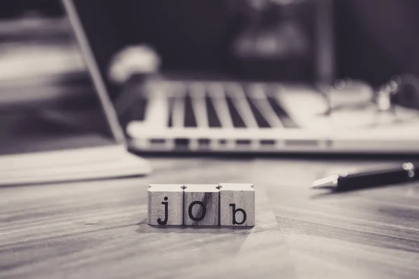 Carimbos Madeira Cubo Com Palavra Alfabetos Job Mesa Escritório Blur — Fotografia de Stock