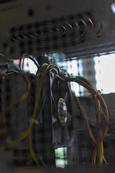 durumda sistem ünitesi masaüstü Pc iç