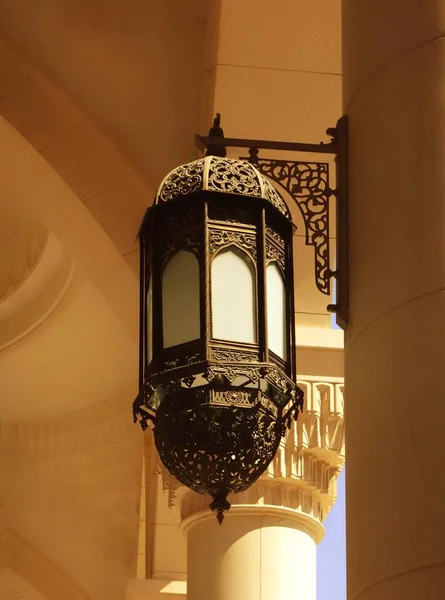 Brons Genombrutna Muslimska Lykta Lampa — Stockfoto