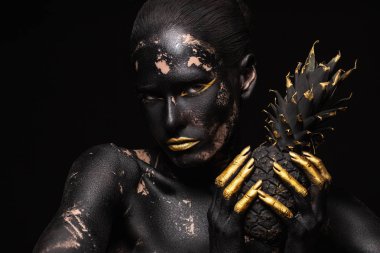 onun elleri, siyah ve Zlotisi muhteşem görüntü siyah ananas ile siyah kadın