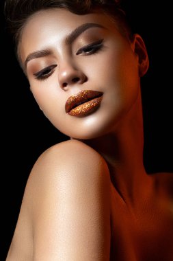 Lüks akşam partisi makyajı