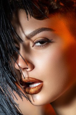 Lüks akşam partisi makyajı