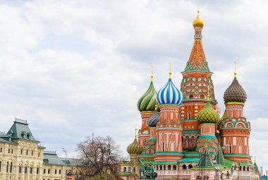 Moskova'daki Kızıl Meydan'daki Kutsanmış Fesleğen Tapınağı. Kremlin. Rusya