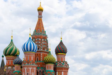 Moskova'daki Kızıl Meydan'daki Kutsanmış Fesleğen Tapınağı. Kremlin. Rusya