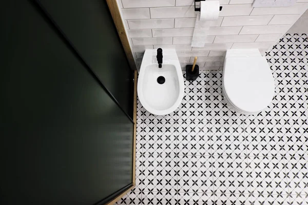 Vista Cima Para Baixo Banheiro Moderno Com Armário Verde Escuro — Fotografia de Stock
