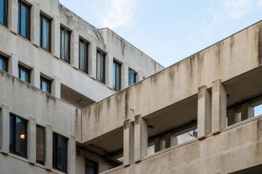 Londra, İngiltere. 09 Temmuz 2025. 102 Petty Fransa Konut Bakanlığının mimarisi. Majestelerinin Mahkeme ve Mahkeme Servisi.