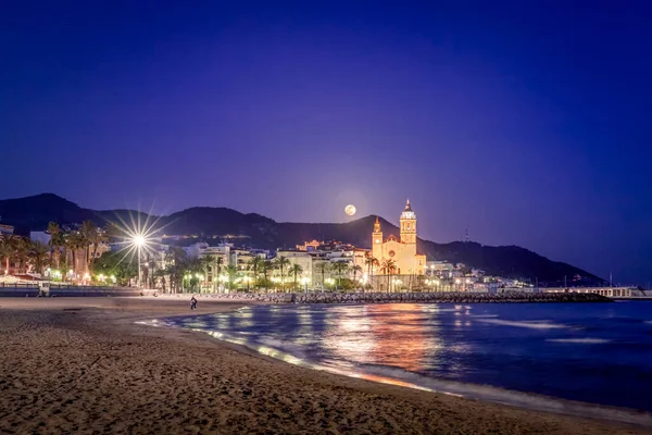 Ситжес Город Недалеко Барселоны Каталонии Испания Славится Своими Пляжами Ночной — стоковое фото