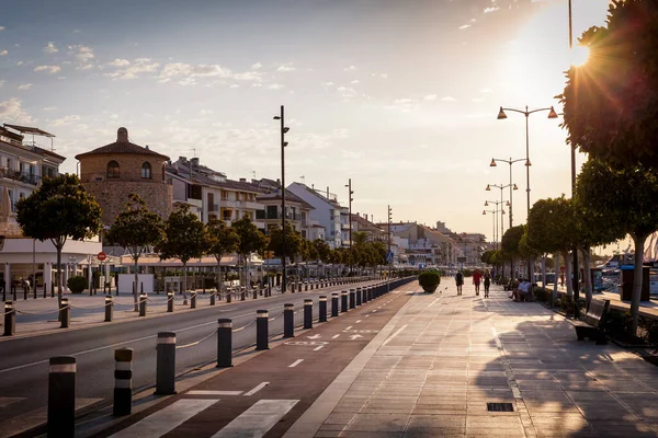 Cambrils Vízparti Sétányon Naplementekor — Stock Fotó