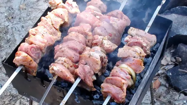 Shish Kebab Dimasak Atas Arang — Stok Foto
