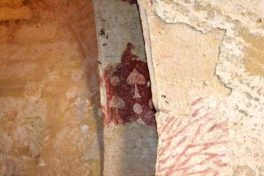 bir ortodoks tapınağında duvar ve tavan üzerinde freskler