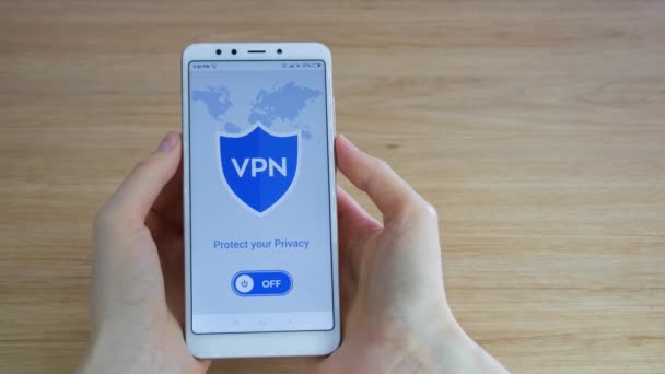 Vpn 仮想プライベートネットワーク。スマートフォンの Vpn をオンにします。データの暗号化。Ip 代用。サイバーセキュリティとプライバシー。個人データの保護。プライバシー保護. — ストック動画