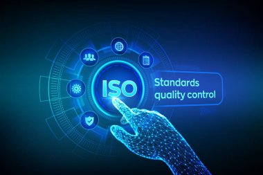 ISO standartları kalite kontrol garantisi garanti iş teknolojisi konsepti. ISO standartlaştırma sanayi hizmeti konsepti. Robot el dijital arayüze dokunuyor. Vektör illüstrasyonu.