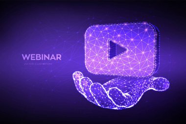 Giyin. Elimizdeki soyut Low Polygonal giyim ya da video simgesi. İnternet konferansı. Web tabanlı seminer. Mesafe öğrenme. E-öğrenme işi teknolojisi sembolü. Vektör illüstrasyonu