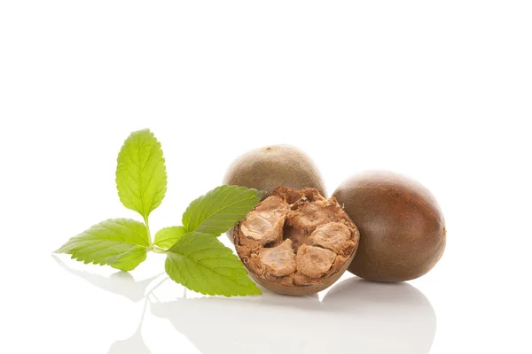 Monk Fruit Natuurlijke Zoetstof Witte Achtergrond Luo Han Guo — Stockfoto