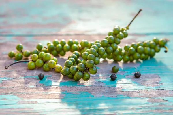 Fresh Dried Green Peppercorn Wooden Table — Stock Photo, Image