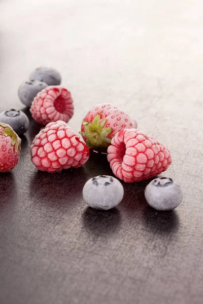 Bagas Deliciosas Morangos Mirtilos Framboesas Congelados Frutas Saudáveis Verão Antioxidantes — Fotografia de Stock