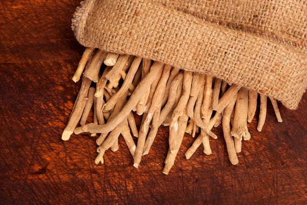 Ashwagandha Root Bural Táska Ból Fenti Étrend Kiegészítő Adaptogens Gyógynövény — Stock Fotó