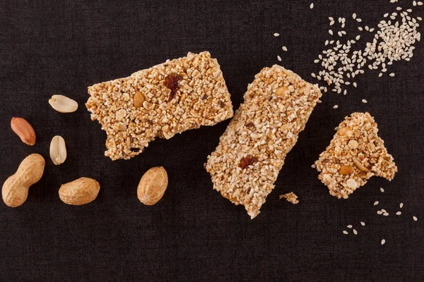 Lanche Sobremesa Doce Saudável Barra Granola Cereais Com Nozes Frutas — Fotografia de Stock