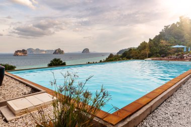 lüks Yüzme Havuzu.