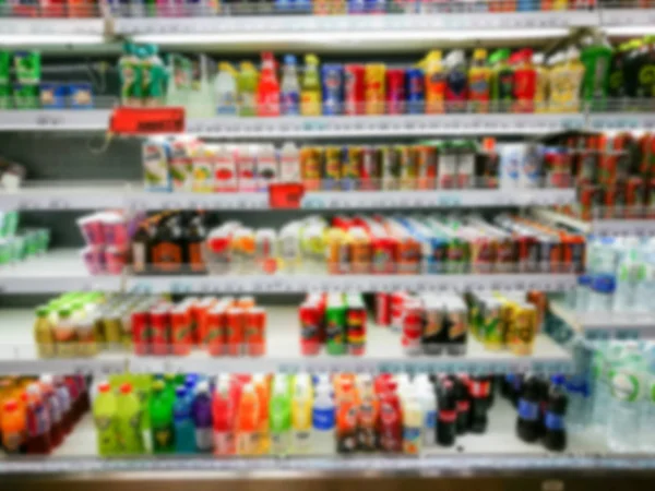 Borroso de estantes de productos en el supermercado —  Fotos de Stock