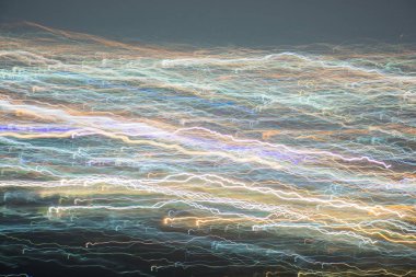 Soyut uzun pozlama, deneysel gerçeküstü fotoğraf, şehir ve veh