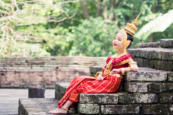 Asyalı kadın tipik, geleneksel Tay Elbise giyiyor. Bu litre — Stok fotoğraf