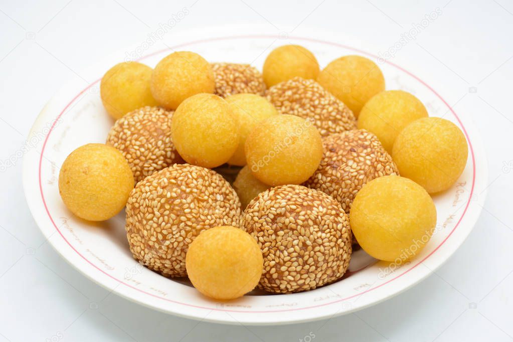 Deep fried sesame ball with pumpkin paste