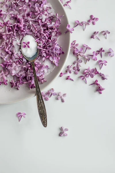 Muhteşem koku ile leylak şeker ev yapımı hazırlanması