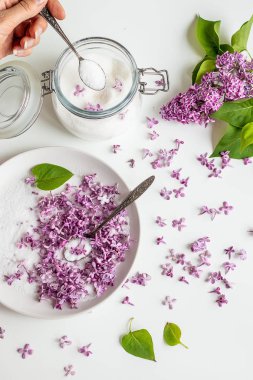 Muhteşem koku ile leylak şeker ev yapımı hazırlanması