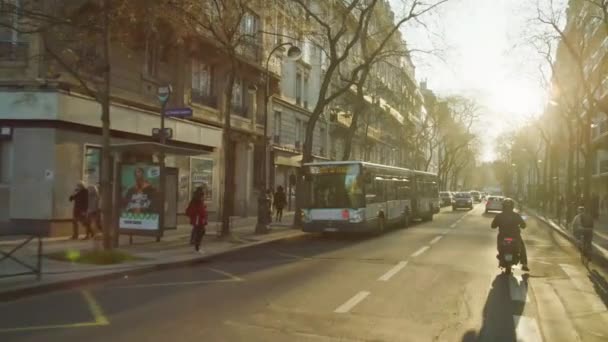 Parijs Frankrijk 2019 Verkeer Parijs Fietsers Voetgangers — Stockvideo