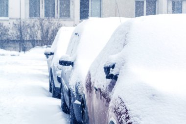 Kentte kar yağışı, otomobillerkar yağışına boğuldu