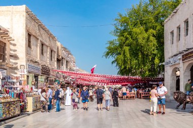 Doha, Katar - 20 Aralık 2018: şehir caddesi, sokak pazarı