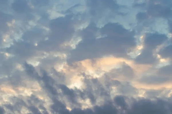 Cumulonimbus moln jämnt täcka skyen för regnar — Stockfoto