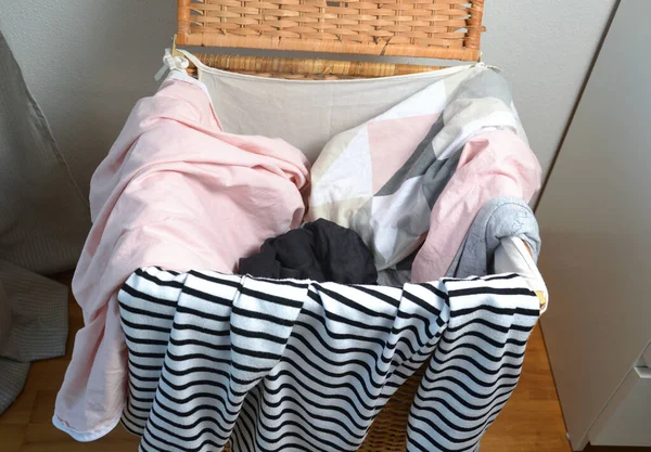 Laundry Basket Clothes — Stock Photo, Image