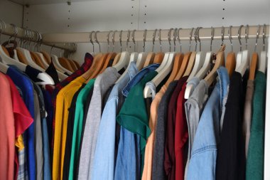 Bir gardırop fotoğrafı