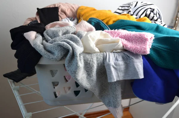 Laundry Basket Full Clothes — Stock Photo, Image