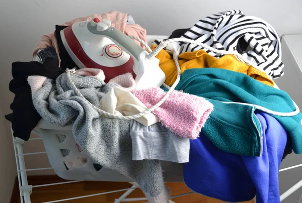 Laundry Basket Full Clothes — Stock Photo, Image