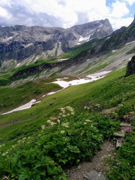 巴伐利亚 阿尔高阿尔卑斯山 徒步穿越阿尔高阿尔卑斯山 — 图库照片