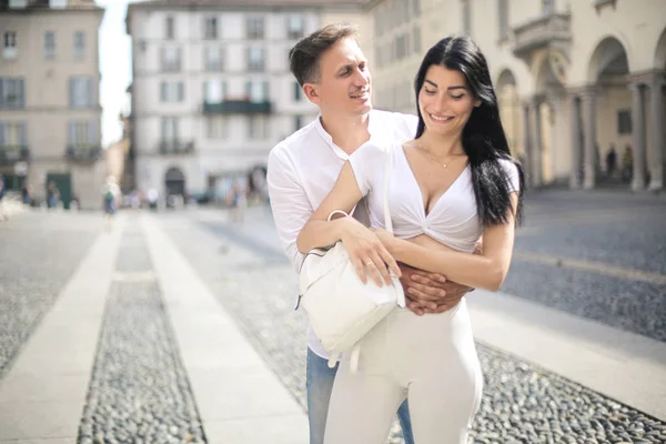 Glückliches Junges Paar Bei Einem Date Freien — Stockfoto