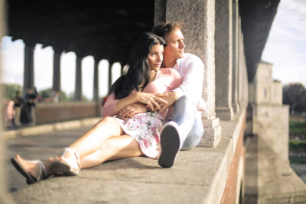 Glückliches Junges Paar Bei Einem Date Freien — Stockfoto