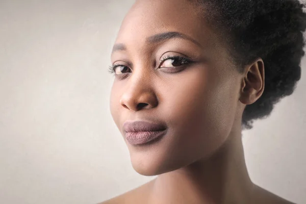 Portrait Une Belle Femme Africaine — Photo