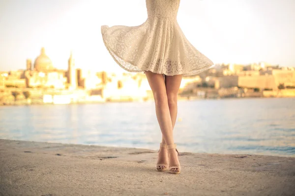 Hermosa Adolescente Vestido Beige — Foto de Stock