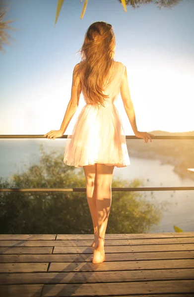 Girl Looking View Balcony — Stock Photo, Image