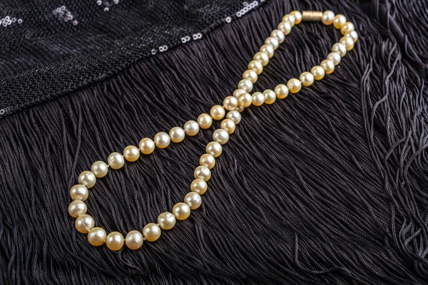 Gioielli Vintage Perle Vestitino Nero Look Alla Moda Gatsby Chicago — Foto Stock